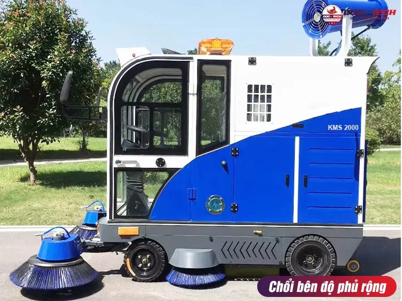 Chổi xe quét rác mini ngồi lái Kumisai KMS-2000