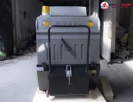 Xe quét rác nhà xưởng ngồi lái Kumisai KMS 1250E - pin litium - 4