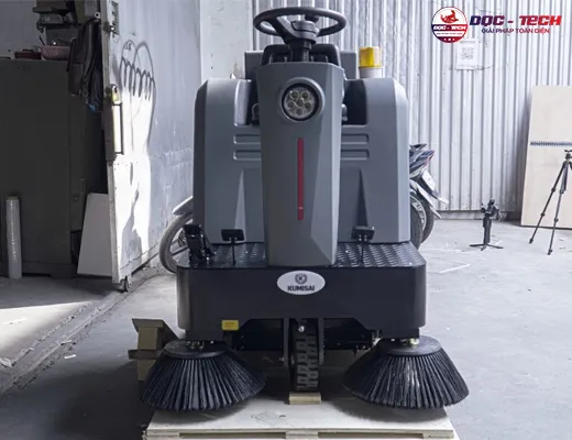 Xe quét rác nhà xưởng ngồi lái Kumisai KMS 1250E - pin litium - 3