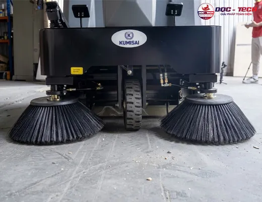 Xe quét rác nhà xưởng ngồi lái Kumisai KMS 1250E - pin litium - 6