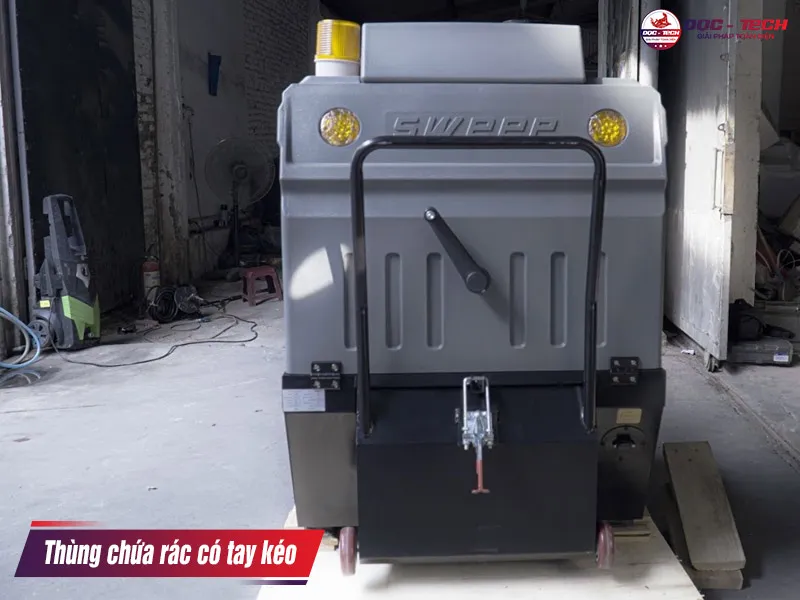 Thùng rác xe quét rác ngồi lái Kumisai KMS 1250E - pin litium