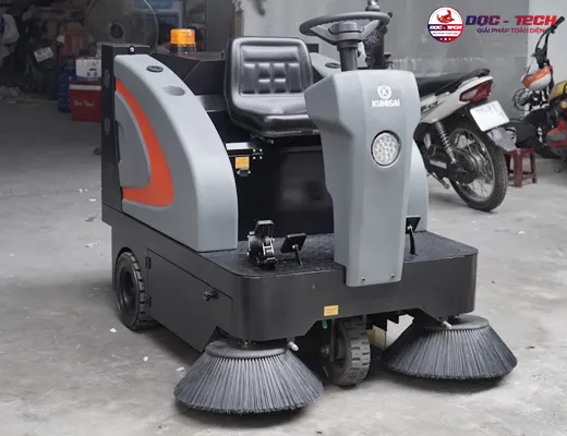 Máy quét công nghiệp ngồi lái Kumisai KMS 1350E - pin lithium - 7