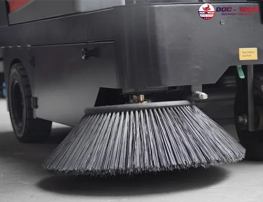 Máy quét công nghiệp ngồi lái Kumisai KMS 1350E - pin lithium - 5