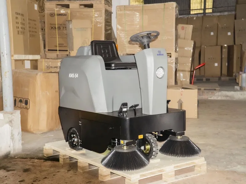 Máy quét rác ngồi lái Kumisai KMS S4