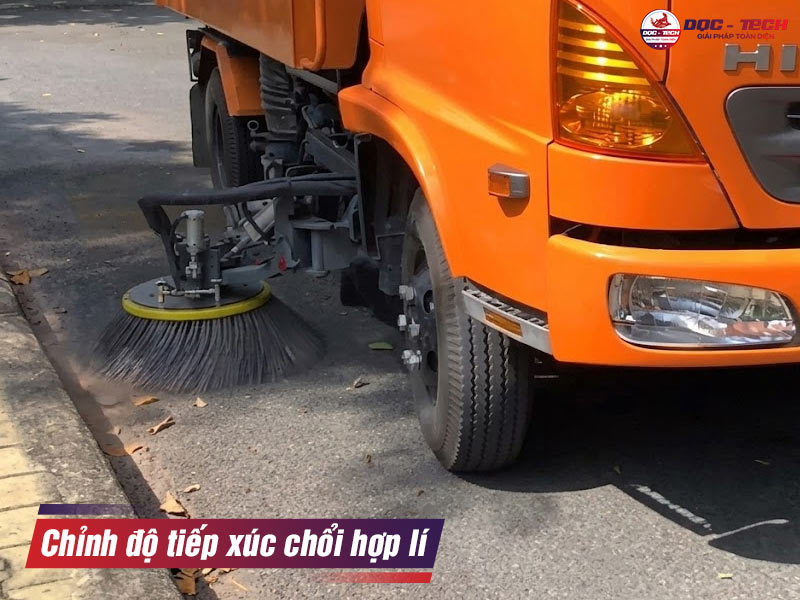 Chỉnh chổi xe quét rác Hino