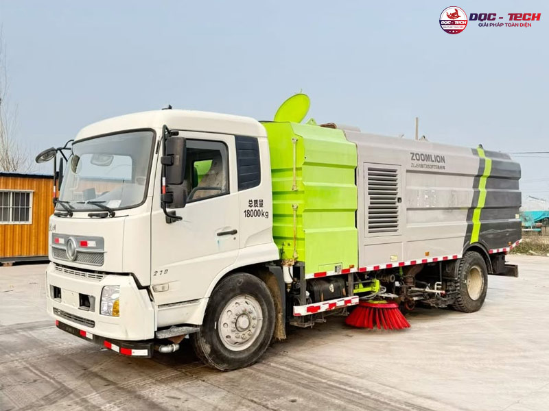 xe quét rác Zoomlion phun nước