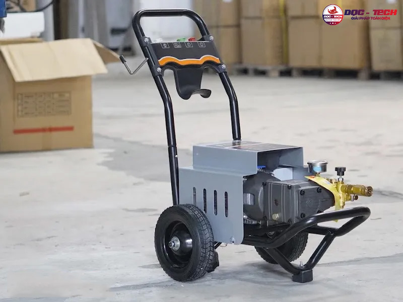 Máy rửa xe tưới cây Palada