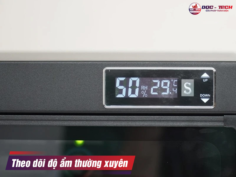 Theo dõi ẩm tủ chống ẩm