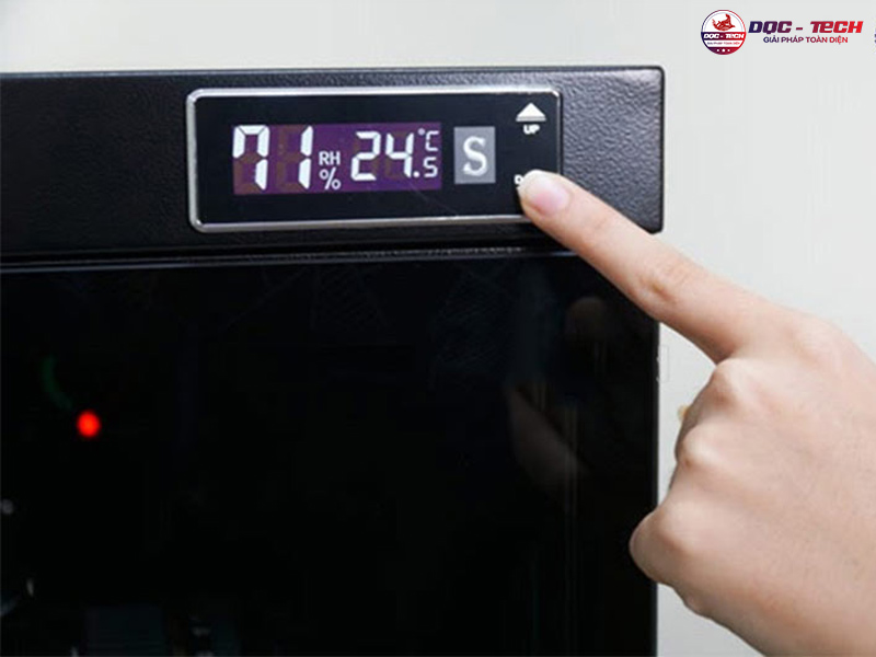 Chỉnh ẩm tủ chống ẩm Dry-Cabi DHC 500