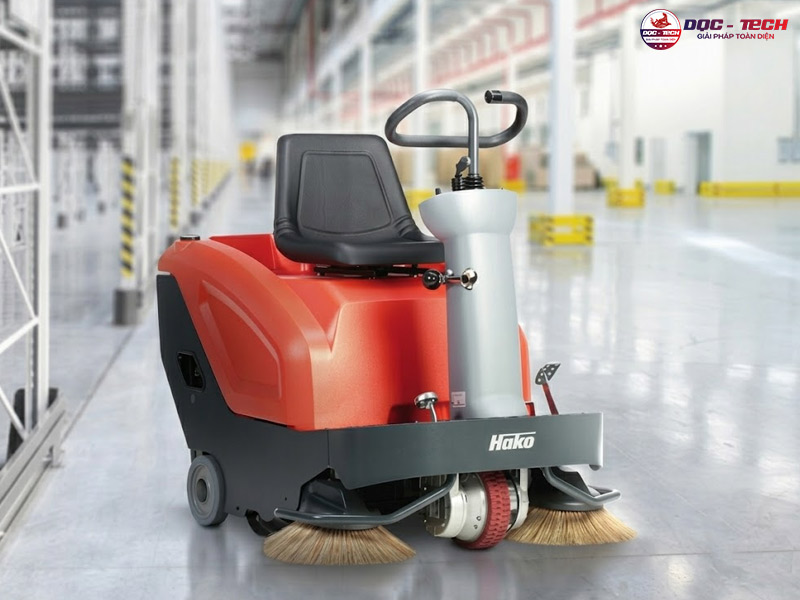 Xe quét đường ngồi lái Hako B800 R