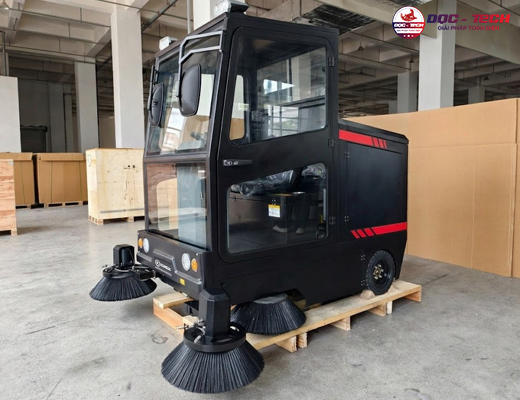 Xe quét rác công nghiệp ngồi lái Kumisai KMS 1900A - 4