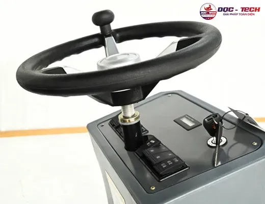 Máy quét rác ngồi lái Kumisai KMS 160E - 3