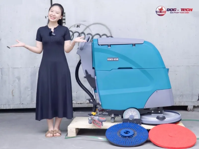 phu-kien-may-cha-san-lien-hop-kumisai-kms65b.jpg Máy chà sàn liên hợp Kumisai KMS 65B - Trợ thủ vệ sinh đắc lực