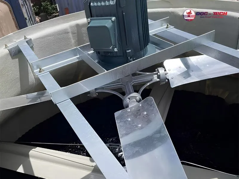 Chi tiết cánh quạt và động cơ của tháp giải nhiệt Kumisai KMS 700RT
