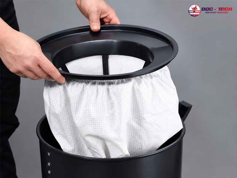 thay túi chứa bụi sau mỗi ca làm việc