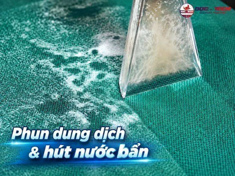Phun và hút dung dịch được tích hợp trong máy giặt thảm Kumisai