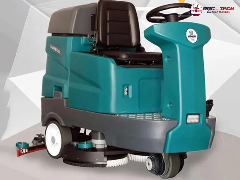 thiet-ke-dep-cua-may-cha-san-ngoi-lai-Kumisai-KMS-D9.jpg thiết kế đẹp của máy chà sàn ngồi lái Kumisai KMS D9