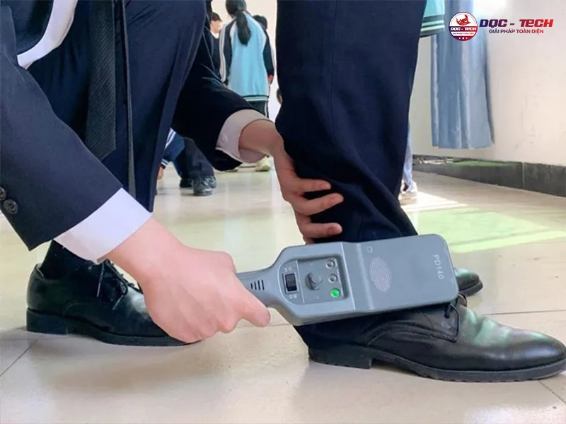 thiết kế Máy dò kim loại cầm tay PD140 nhỏ gọn