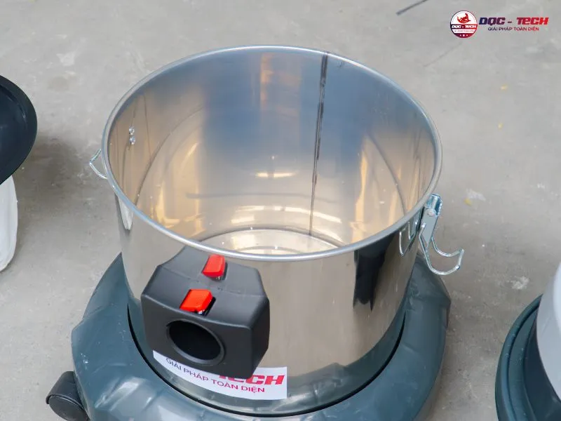 Thùng chứa chất thải bằng inox bền chắc