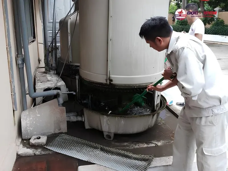 Hướng dẫn vệ sinh lớp vỏ tháp tản nhiệt TSC 5 RT