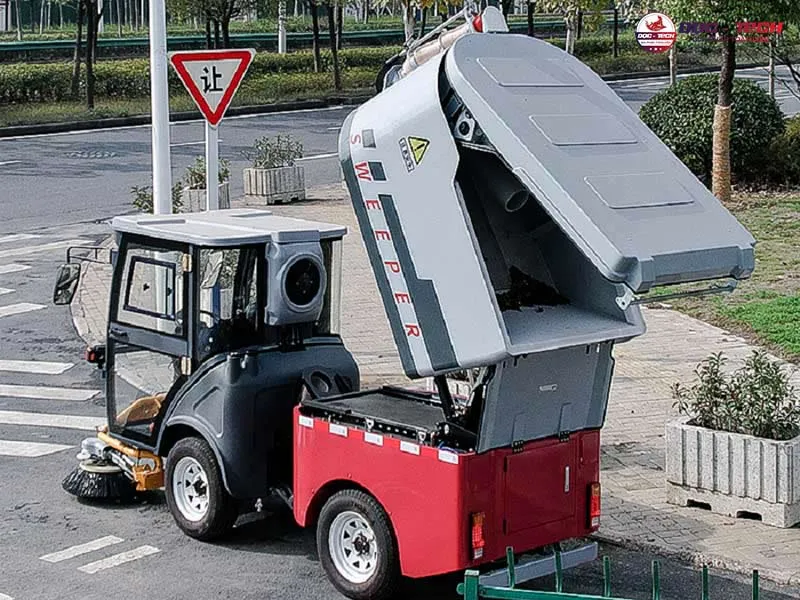 Chọn xe quét rác ngồi lái có thể tự đổ rác