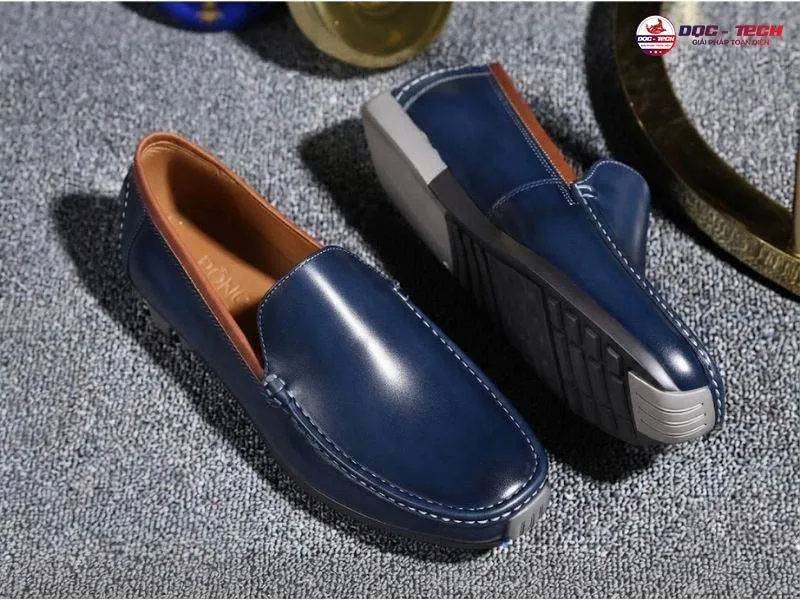 Xi đánh giày màu xanh Navy tăng độ bóng